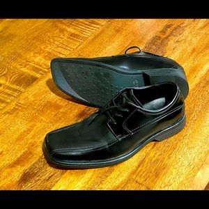 NWOT Kenneth Cole Men’s Leather Square Dress Shoe